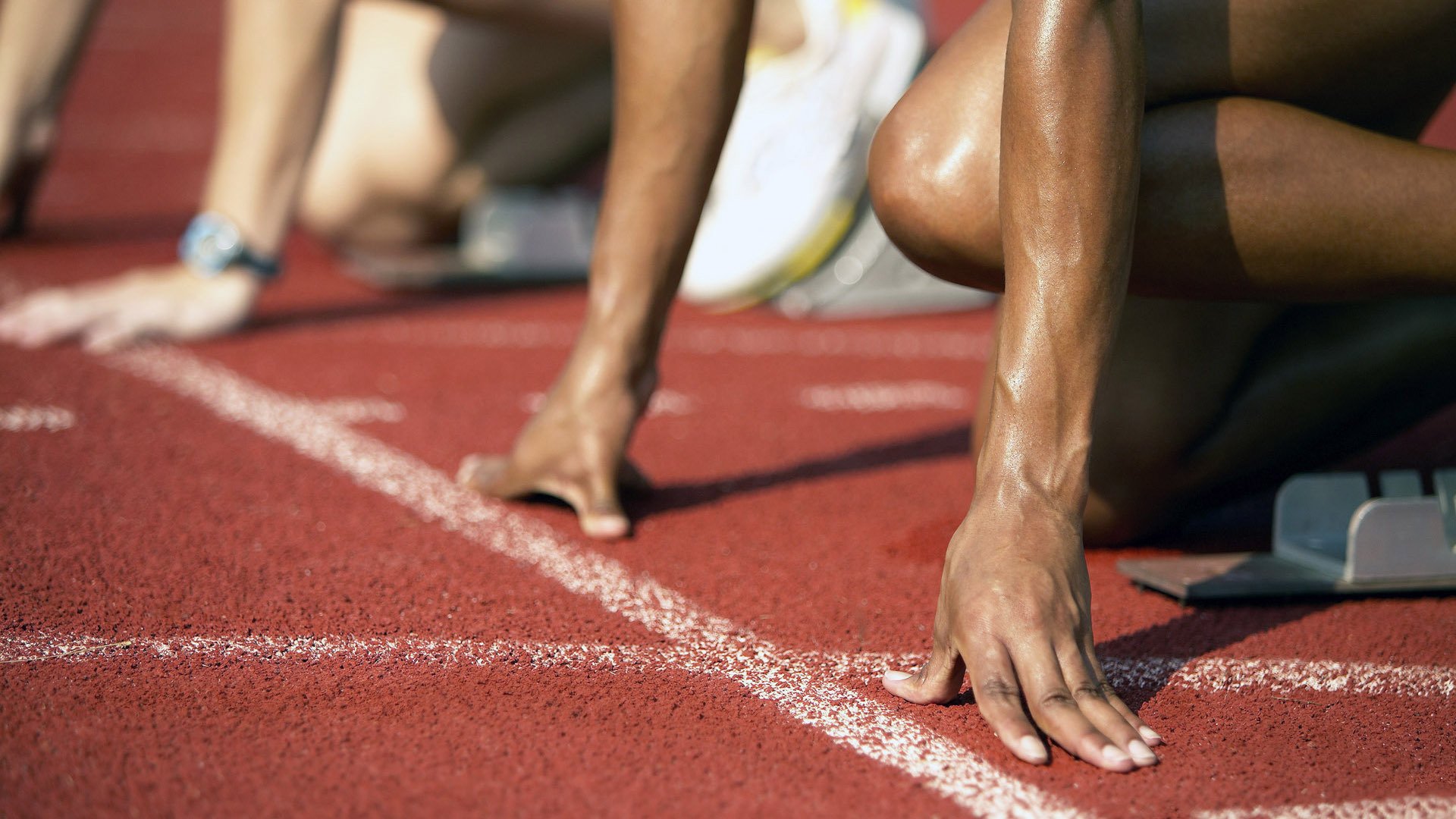 足球盛宴精彩不断，观众热情高涨，足球盛宴解说词